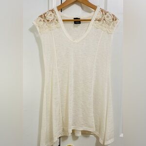 Lace V-neck top